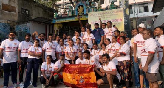 பழைய மாணவர்களின் நகர்வல வீதியோட்டம்